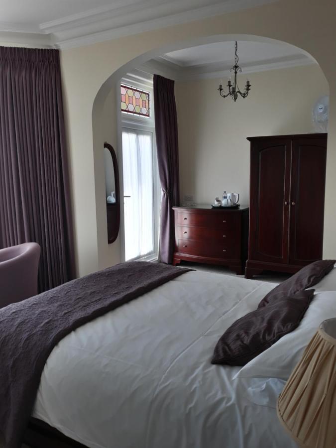Breakers Bed And Breakfast Истбурн Экстерьер фото