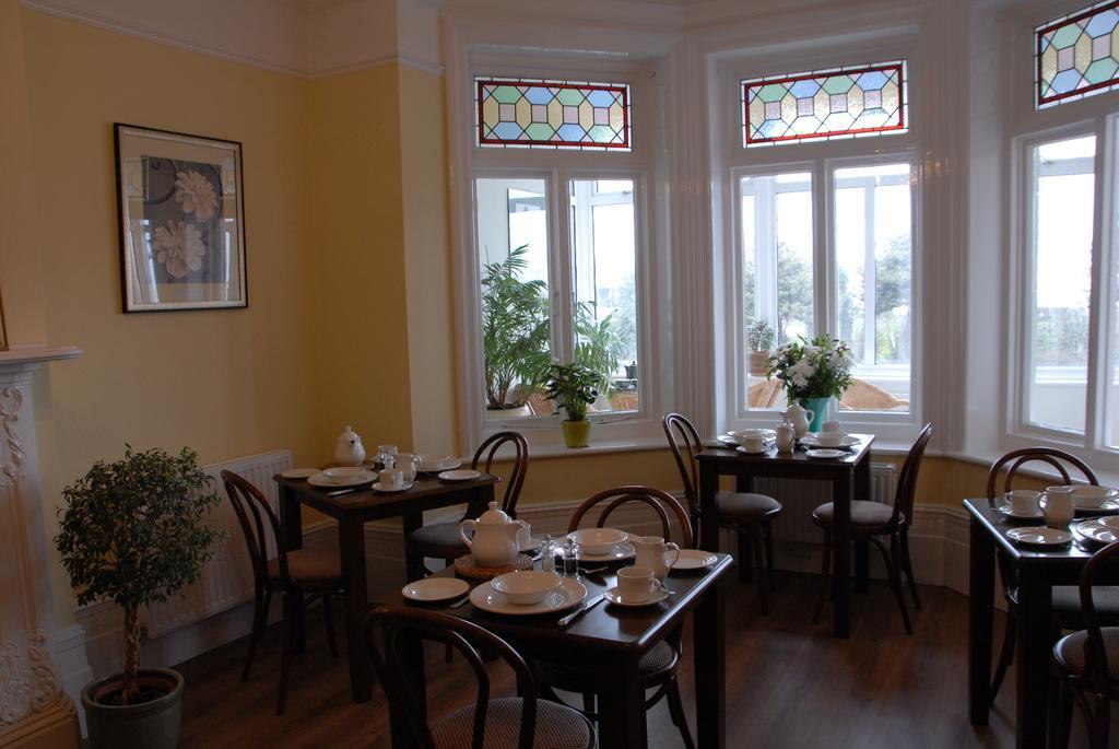 Breakers Bed And Breakfast Истбурн Экстерьер фото